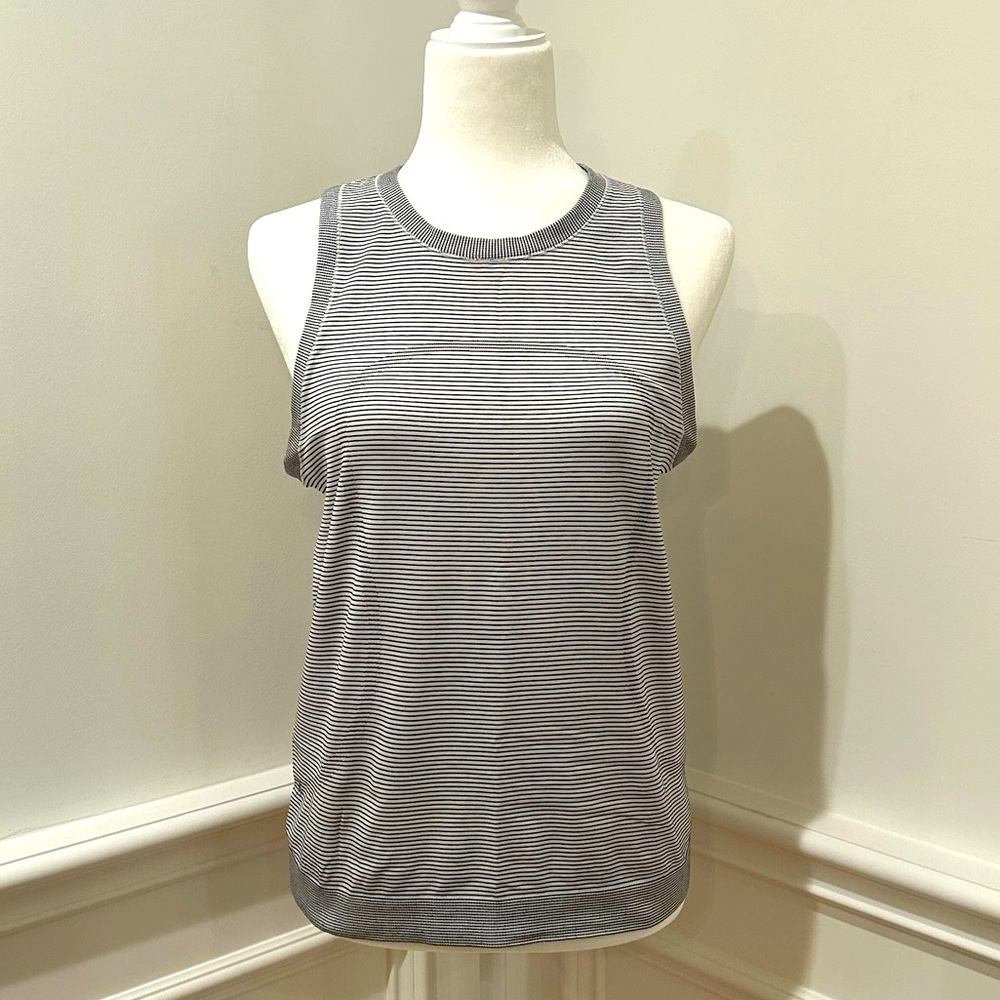 Lululemon black and white striped tank size 6
